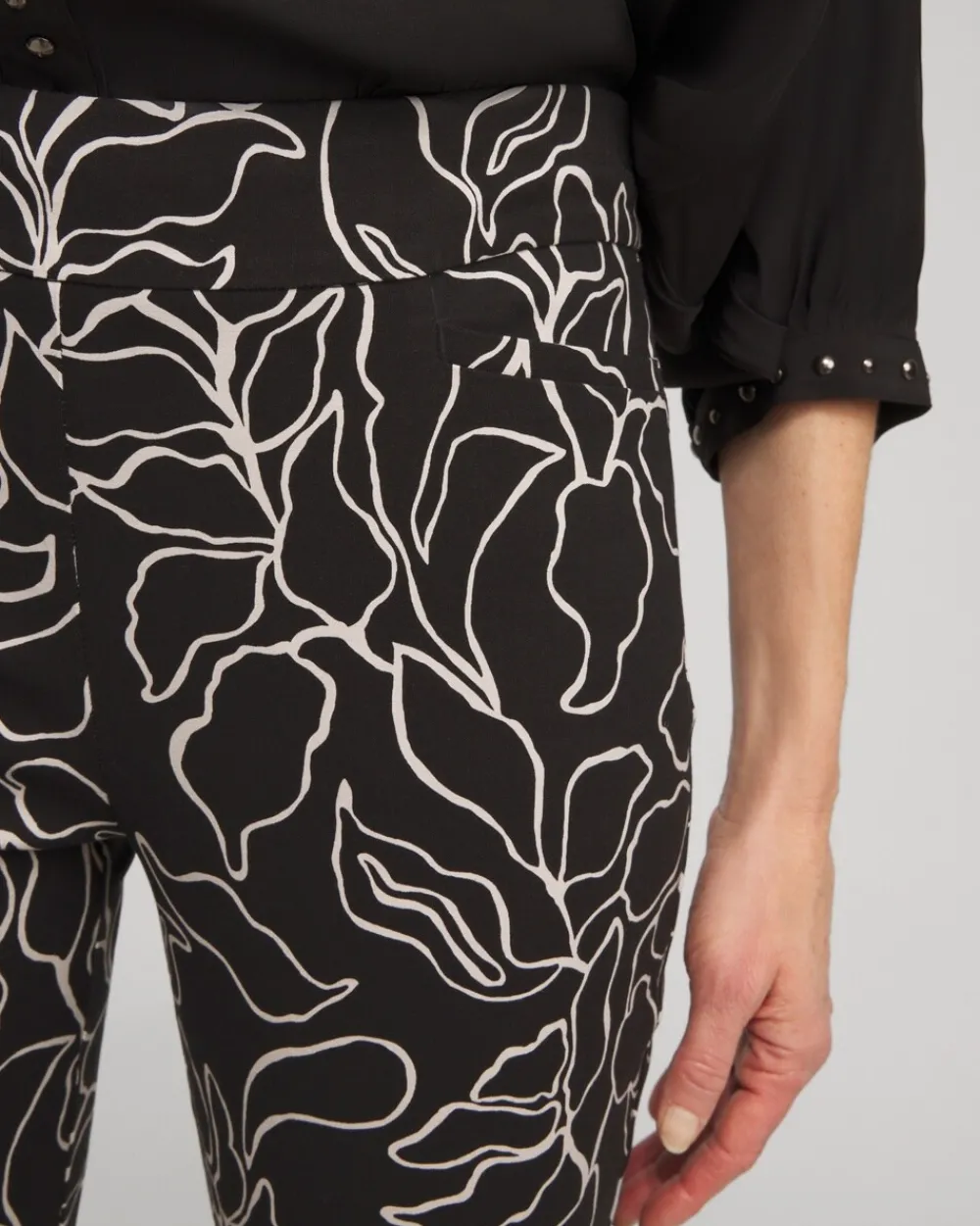 Discount Brigitte Floral Print Pants Pants