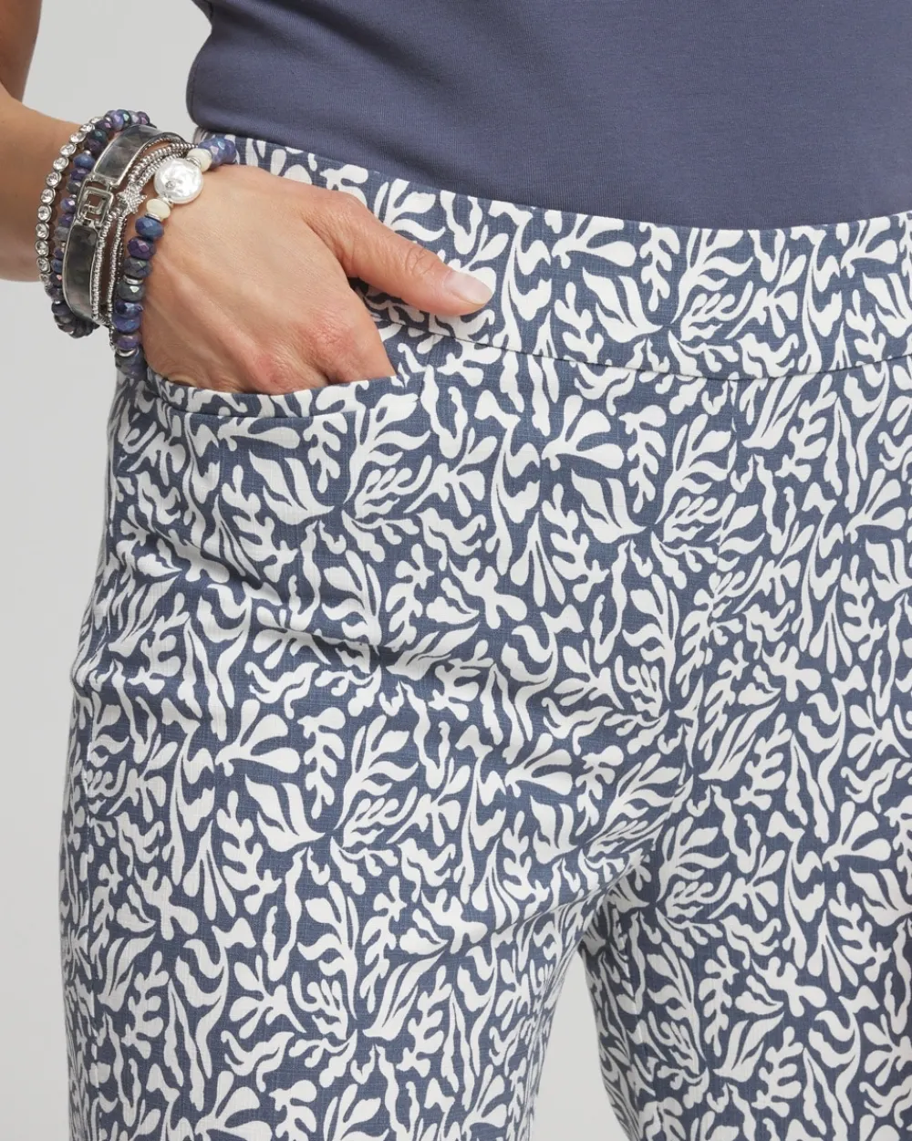 Flash Sale Brigitte Reef Print Slim Cropped Pants Pants
