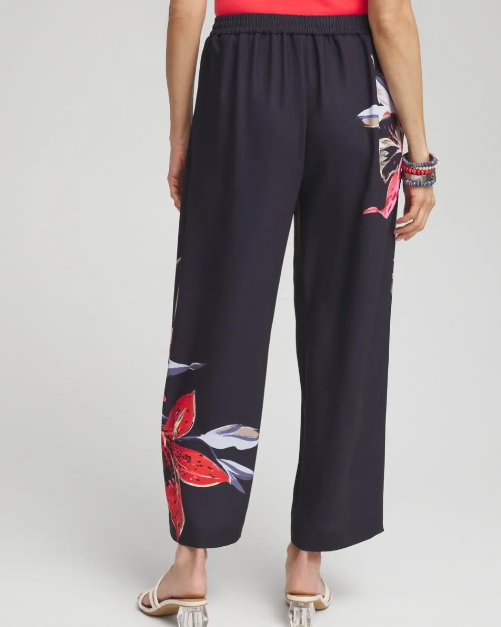 Outlet Floral Print Soft Cropped Pants Pants