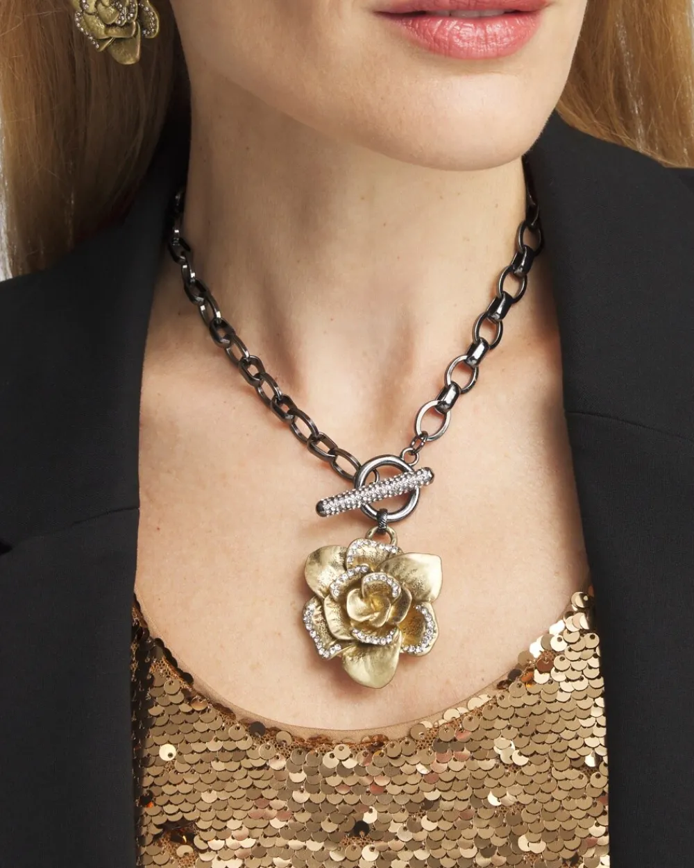 Fashion Pavé Brass Flower Pendant Necklace Necklaces